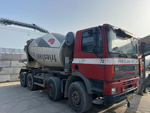 DAF mixer truck 8x4 10m3 MULDER